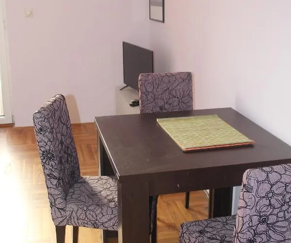 Cherry - Studio Apartment