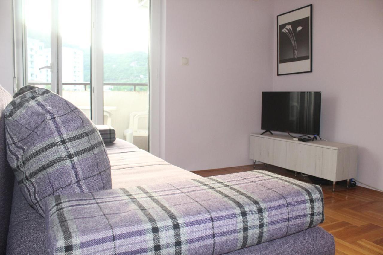 Cherry - * Budva
